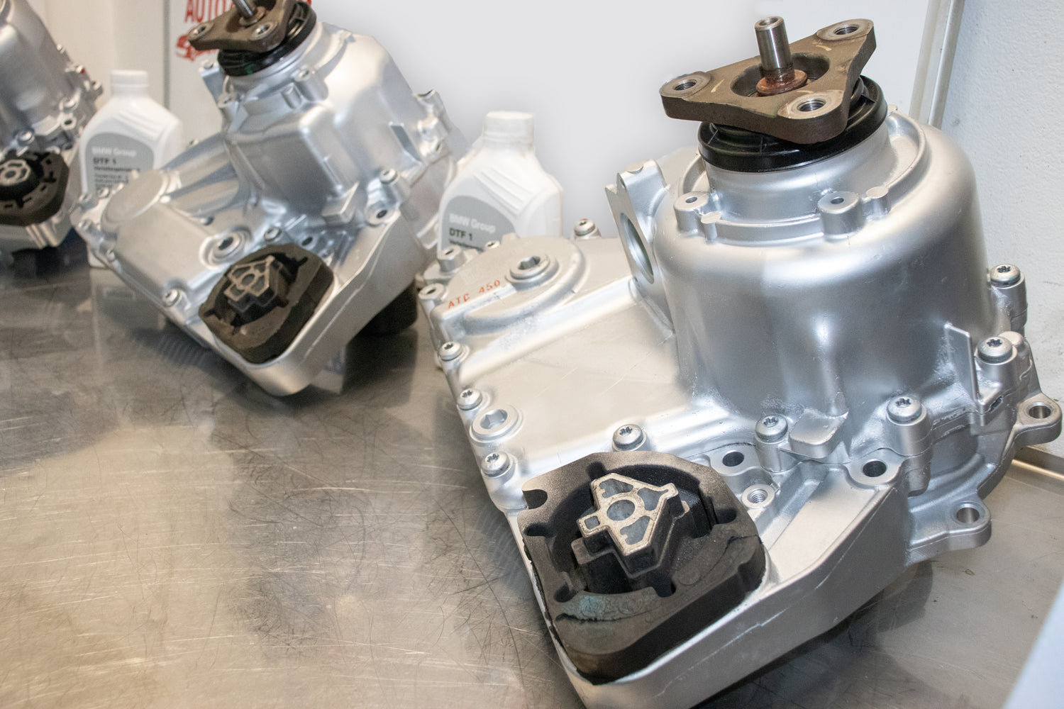 Aufbereitung von Verteilergetrieben in Fachwerkstatt. Verteilergetriebe24